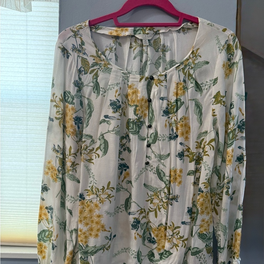 Lucky Brand Women top size M